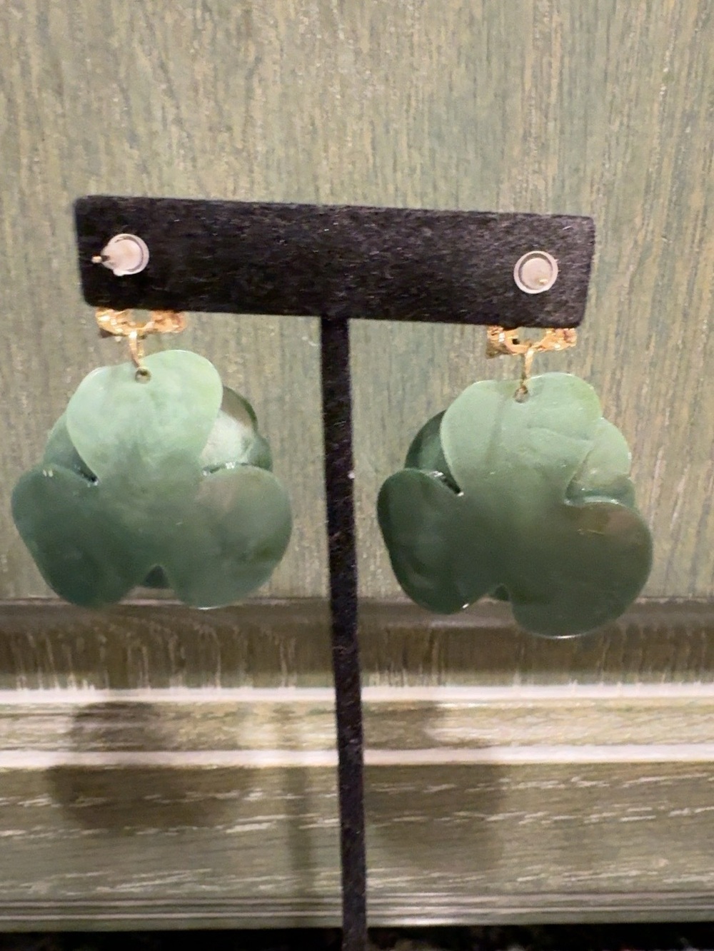Green Flower Drop Earrings Gold Tone Floral Statement 2 Inch Dangle - Picture 5 of 6
